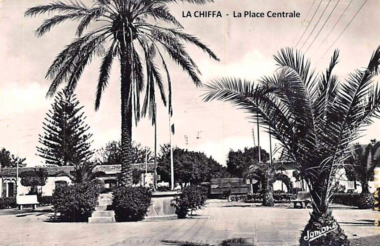 La Chiffa - Place centrale.jpg